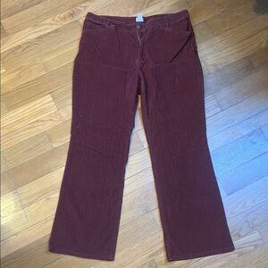 Women's Corduroy Jeans in Burgundy